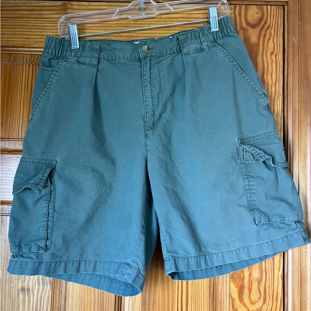 Men's Columbia Green Cargo Shorts size 32